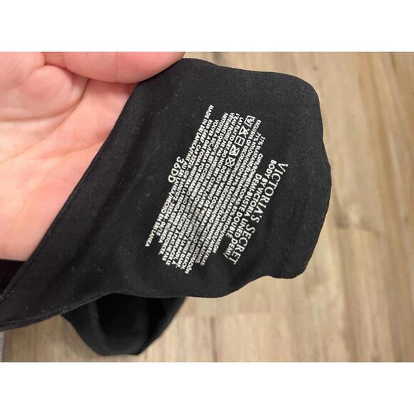 Victoria's Secret Black Lace Underwire Bra Size 36DD - Picture 2 of 2